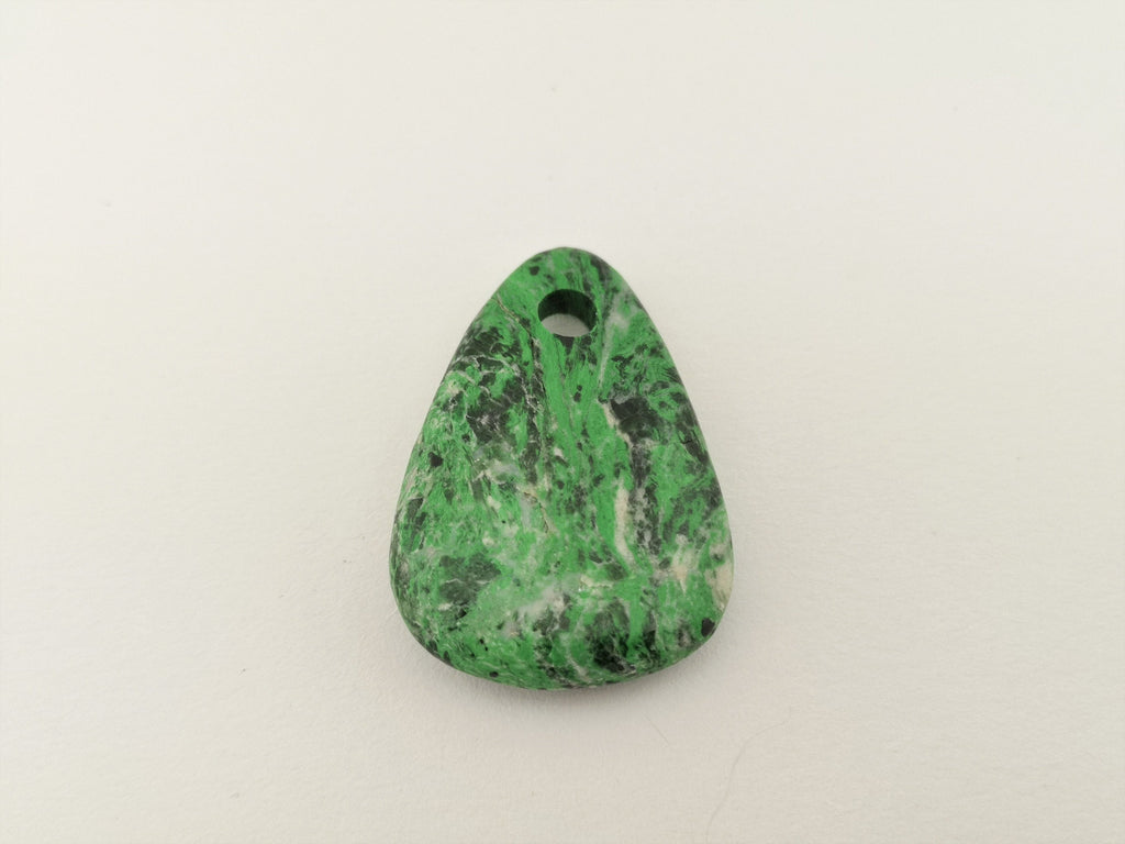 Maw Sit Sit Anhänger gebohrt – natürlicher grüner Jadeit-Mix aus Myanmar, 33 × 23 mm – Bild 4