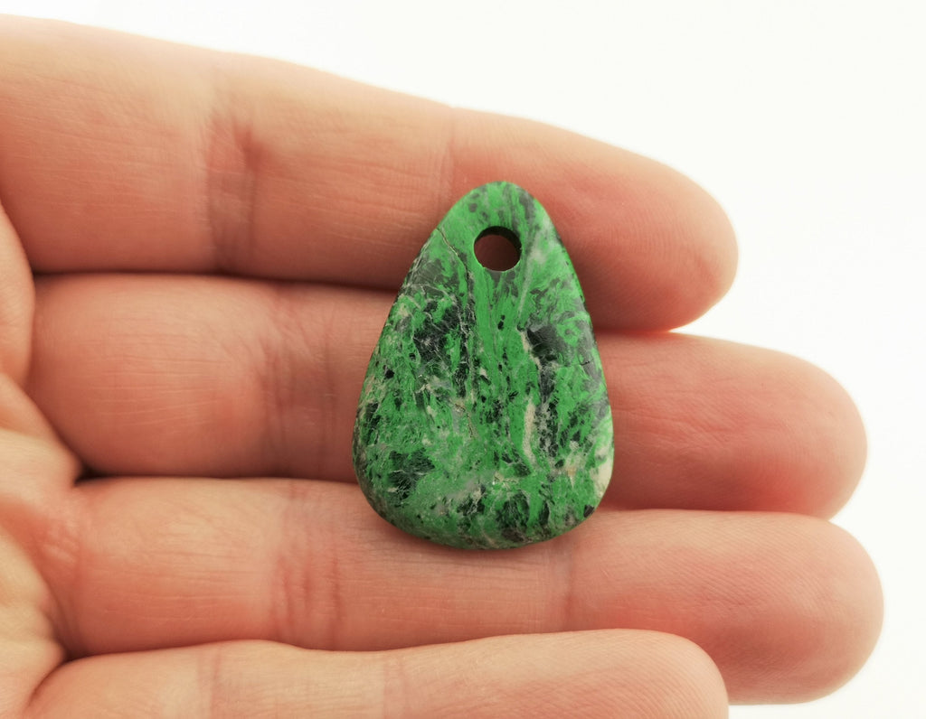Maw Sit Sit Anhänger gebohrt – natürlicher grüner Jadeit-Mix aus Myanmar, 33 × 23 mm – Bild 5