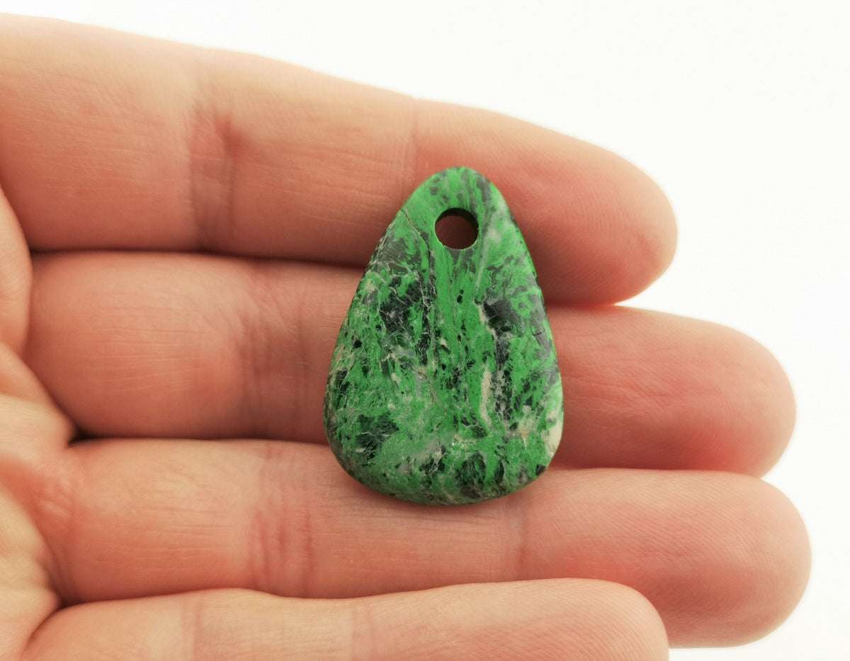 Maw Sit Sit Anhänger gebohrt – natürlicher grüner Jadeit-Mix aus Myanmar, 33 × 23 mm – Bild 5