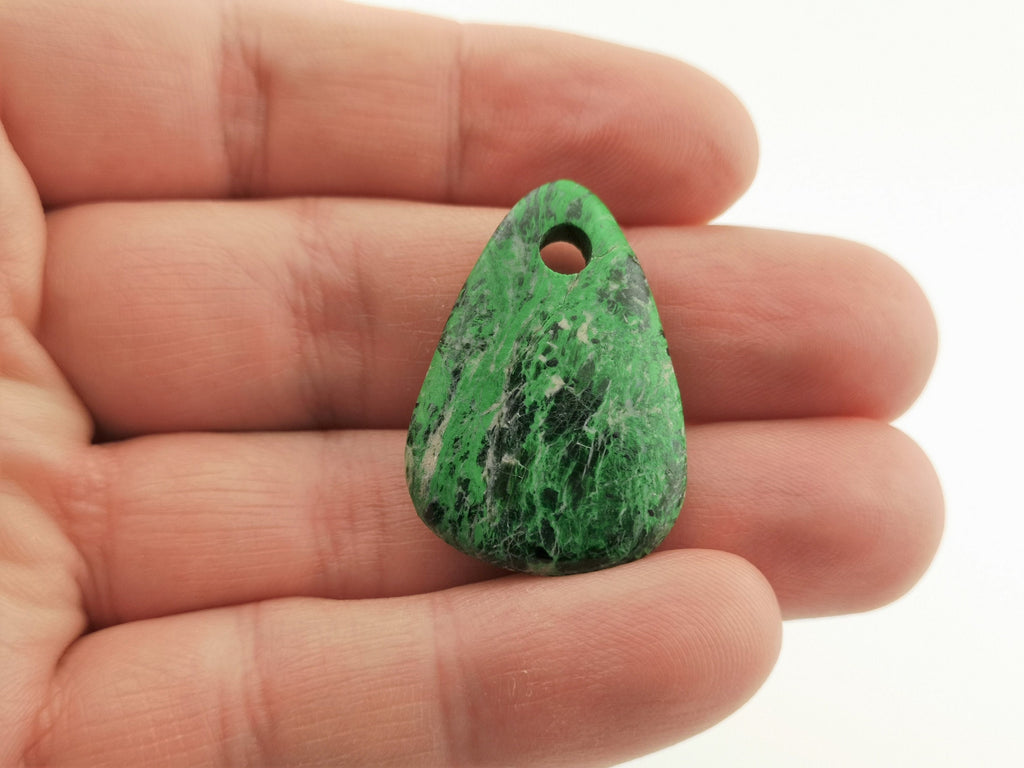 Maw Sit Sit Anhänger gebohrt – natürlicher grüner Jadeit-Mix aus Myanmar, 33 × 23 mm – Bild 6
