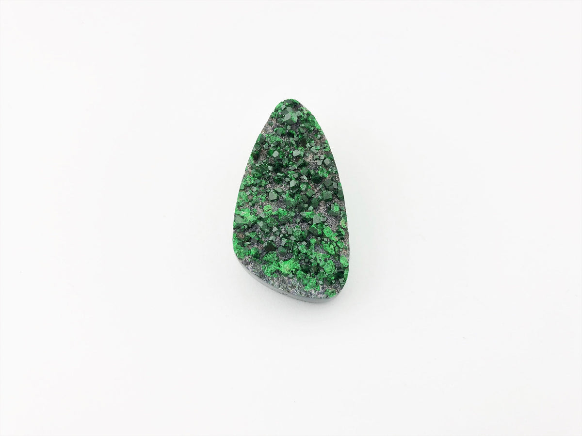 Uwarowit Anhänger gebohrt – grüner Granat auf Matrix aus dem Ural, 38 × 21 mm – Bild 2