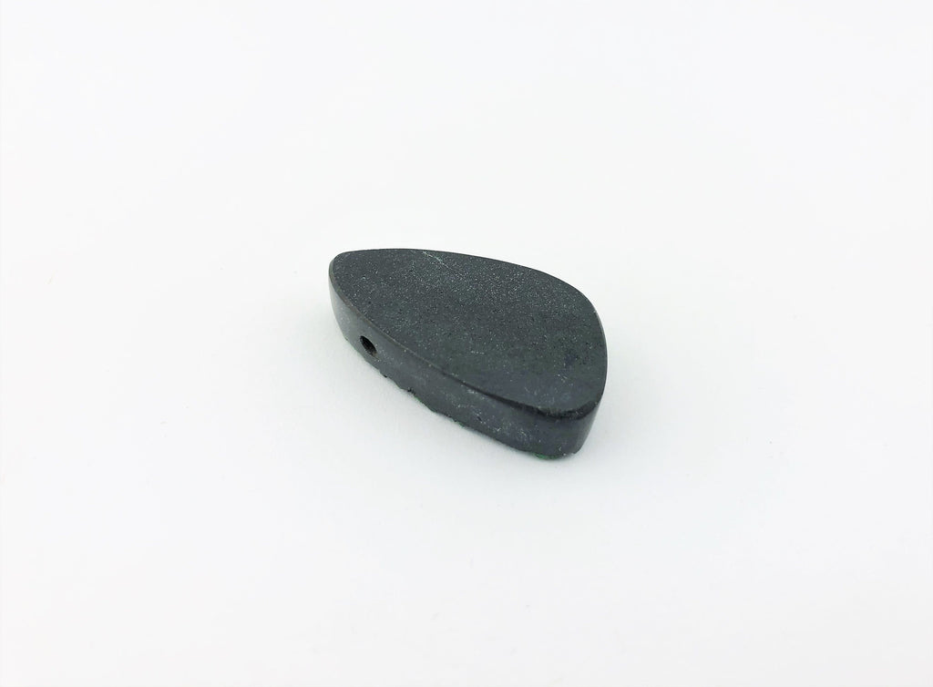 Uwarowit Anhänger gebohrt – grüner Granat auf Matrix aus dem Ural, 38 × 21 mm – Bild 4