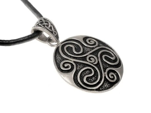 Amulett Triskele – versilberte Bronze
