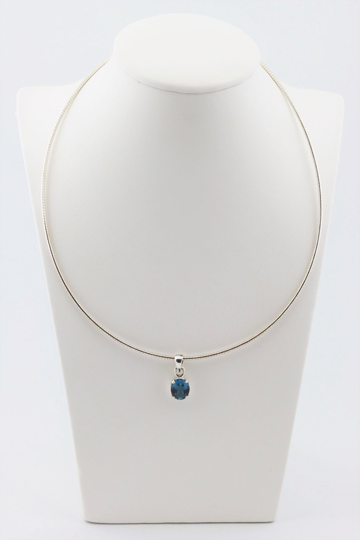 London Blue Topas Anhänger TO-013 – 925 Silber – facettierter Ovalschliff – 1,83 g – Bild 8