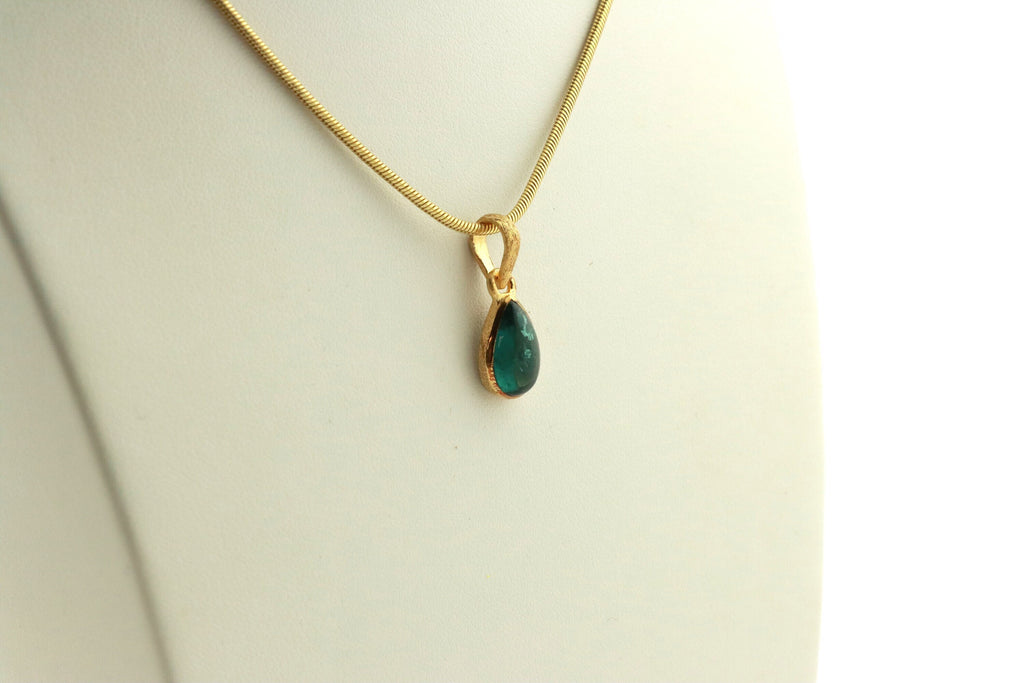 Indigolith Anhänger 6,6 ct – blauer Turmalin aus Brasilien, vergoldete 925 Silberfassung, Cabochon Tropfen IND101 – Bild 2