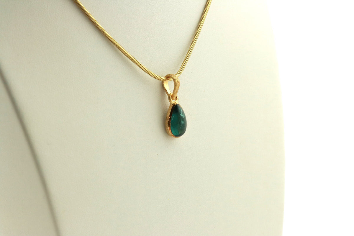 Indigolith Anhänger 6,6 ct – blauer Turmalin aus Brasilien, vergoldete 925 Silberfassung, Cabochon Tropfen IND101 – Bild 2