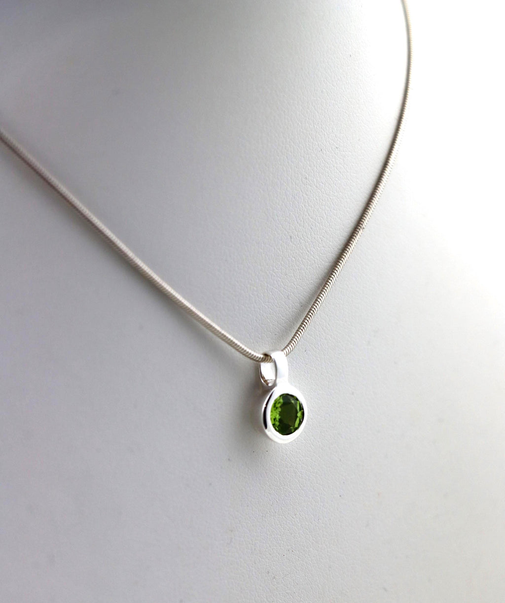 Peridot Anhänger 925 Silber – facettierter Chrysolith aus China – Bild 2