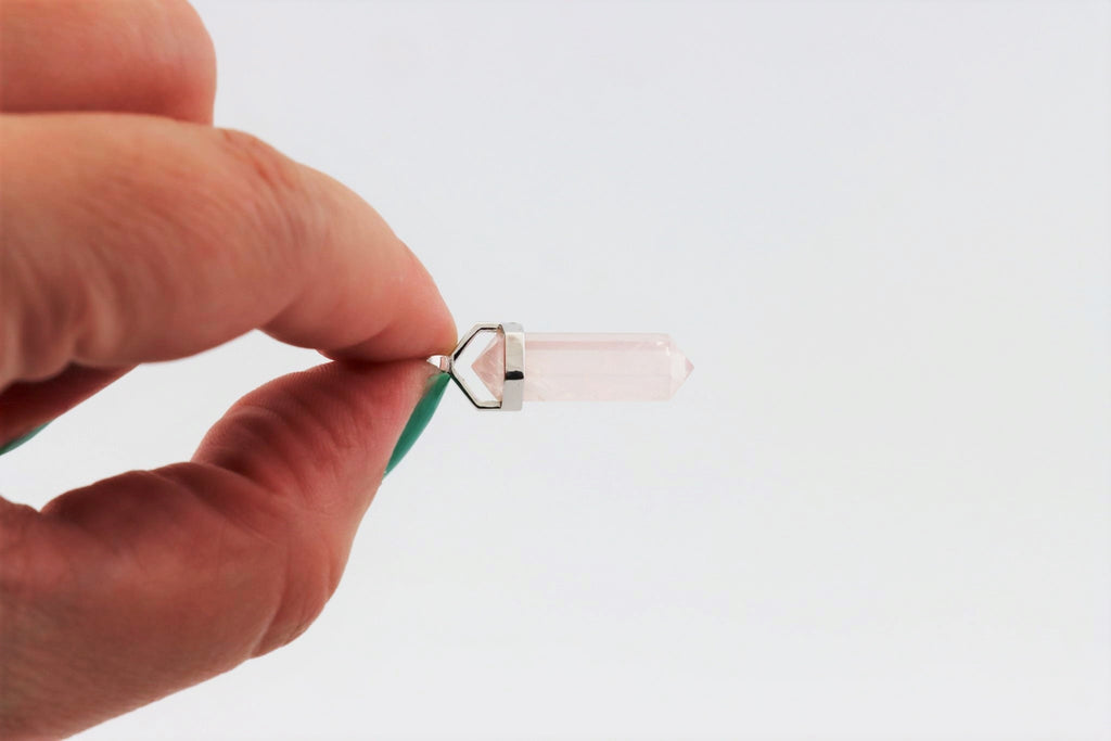 Rosenquarz Doppelender Anhänger 925 Silber – minimalistischer Naturstein aus Brasilien – Bild 5