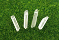 Bergkristall-Spitze gebohrt – schlanker Naturkristall aus Brasilien, Nr. 1–3 – mit Baumwollband – Bild 1