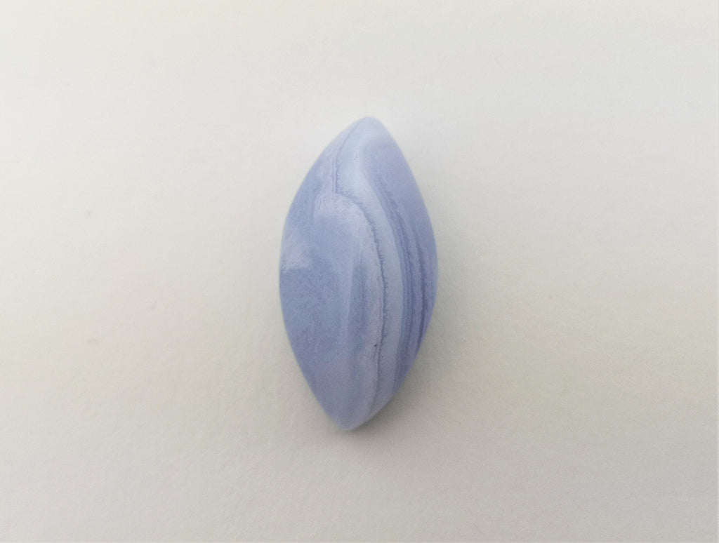 Blauer Chalcedon Anhänger gebohrt – gebänderter Naturstein, Navette ca. 30 × 15 mm – Bild 2