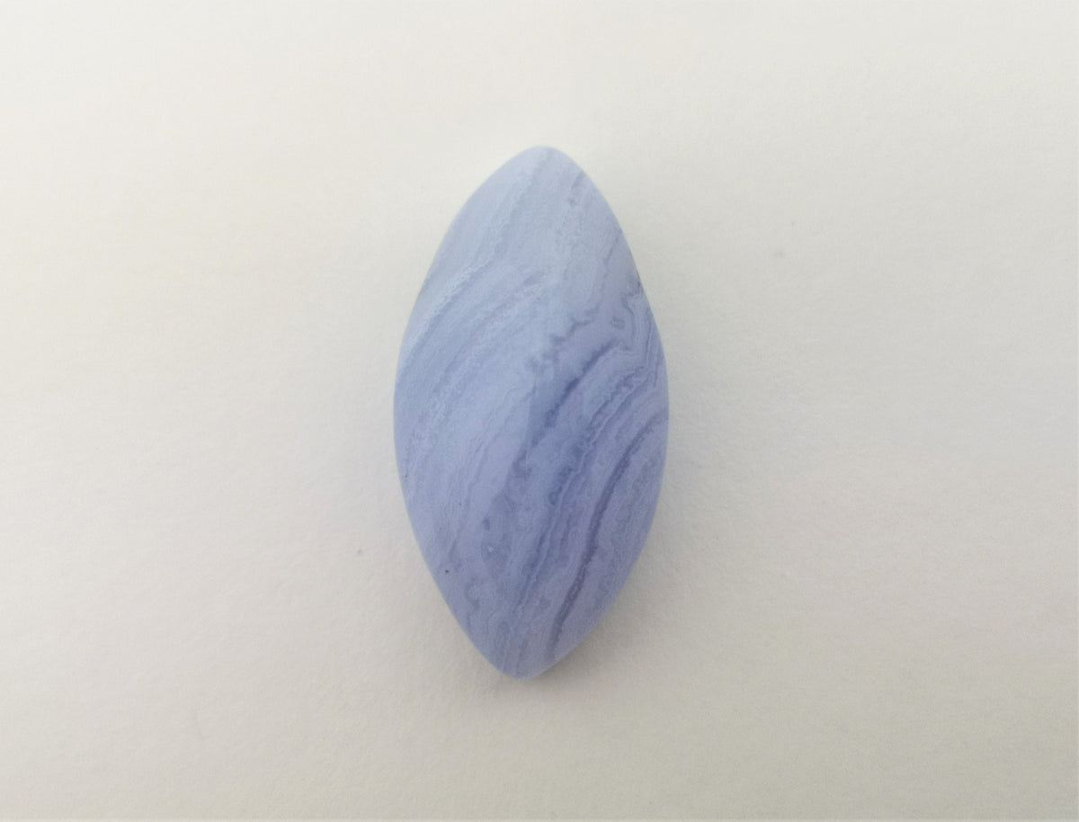 Blauer Chalcedon Anhänger gebohrt – gebänderter Naturstein, Navette ca. 30 × 15 mm – Bild 5