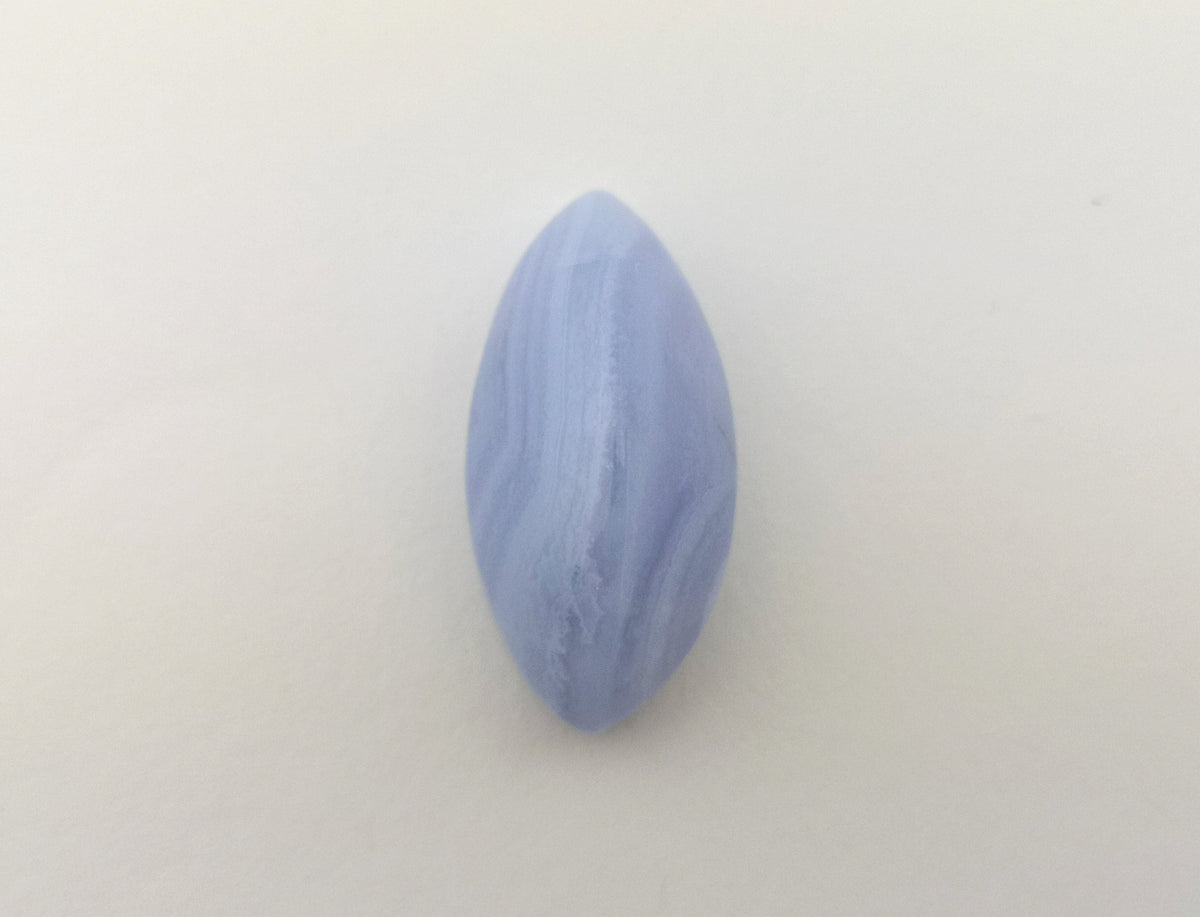 Blauer Chalcedon Anhänger gebohrt – gebänderter Naturstein, Navette ca. 30 × 15 mm – Bild 7