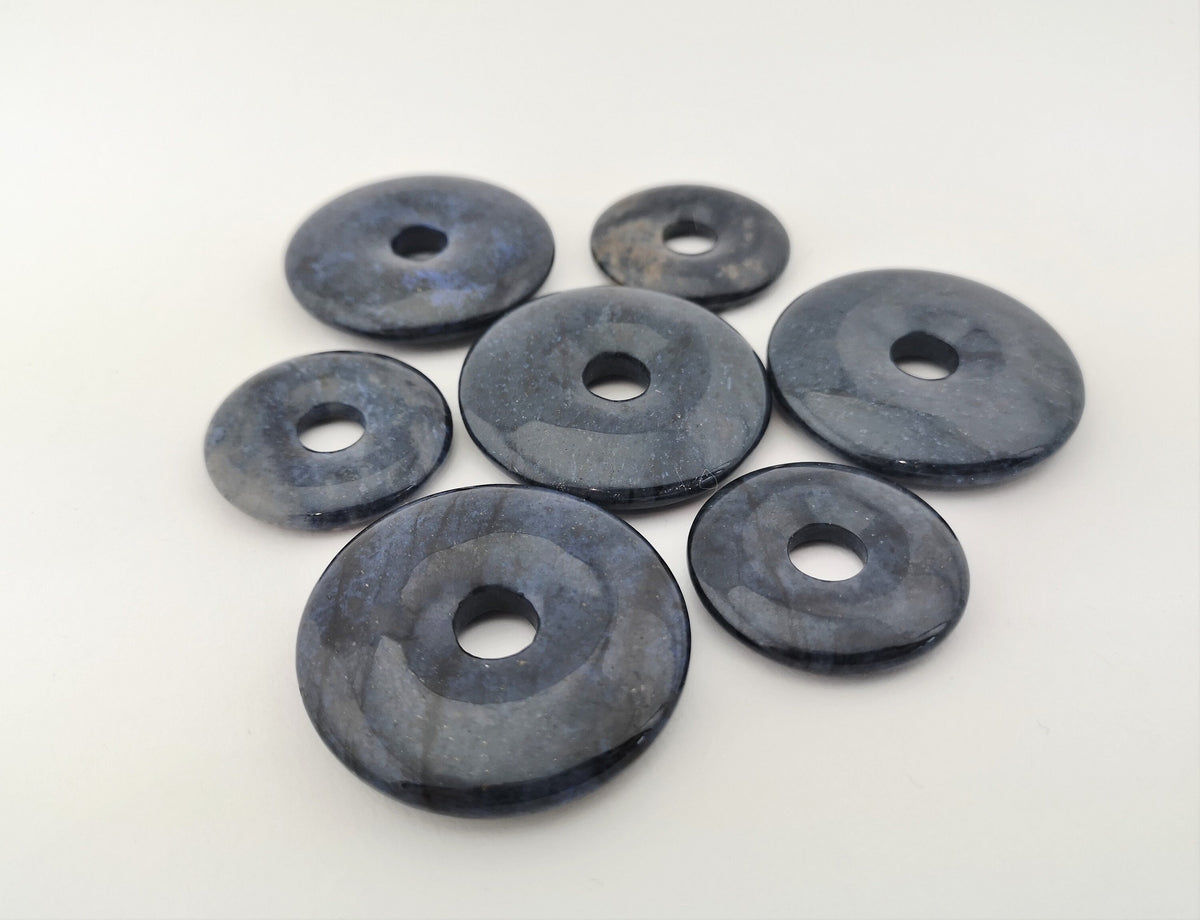 Dumortierit Donuts – Gruppenansicht