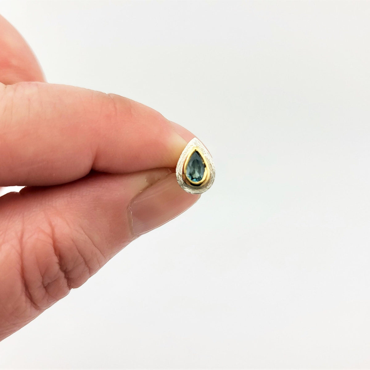 Blauer Zirkon Ohrstecker – teilvergoldetes 925 Silber, Sri Lanka – Bild 3