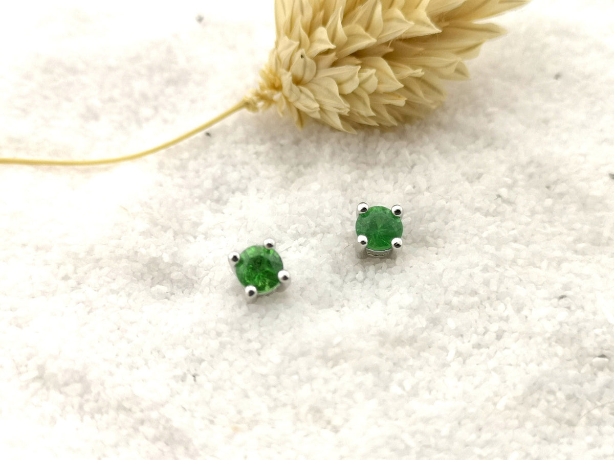 Tsavorit Ohrstecker – 925 Silber, facettiert, Kenia – Bild 1