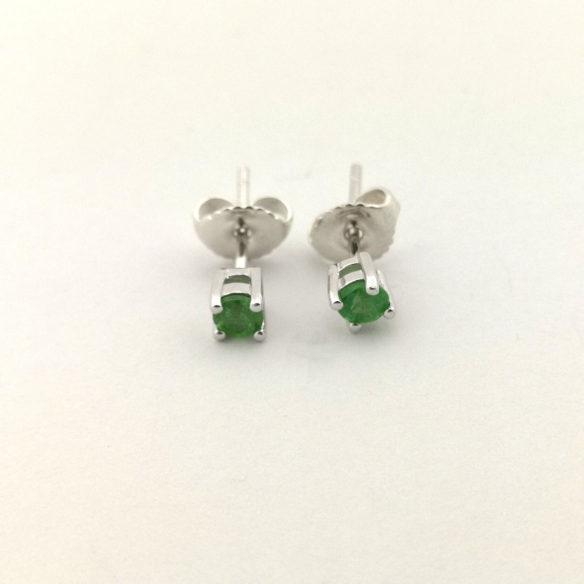 Tsavorit Ohrstecker – 925 Silber, facettiert, Kenia – Bild 2