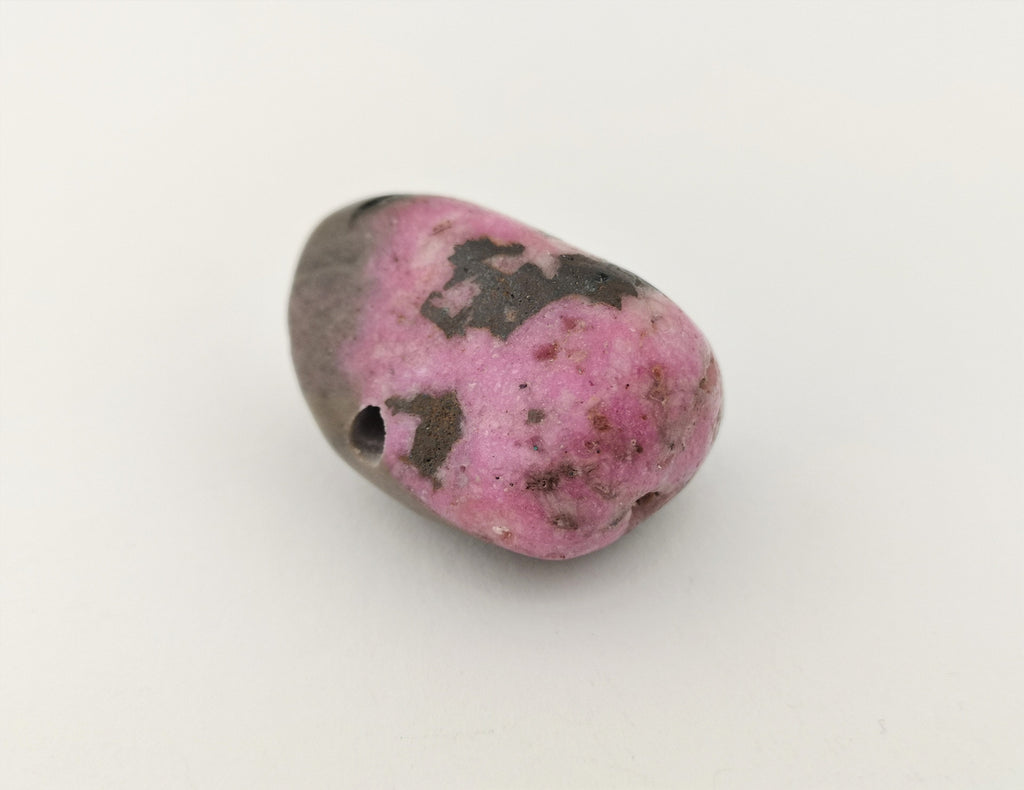 Kobaltdolomit Anhänger gebohrt – pinkfarbener Naturstein aus DR Kongo – 31 × 24 × 18 mm – Ansicht 3