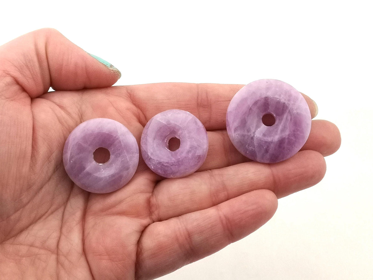 Kunzit Donuts – Größenansicht