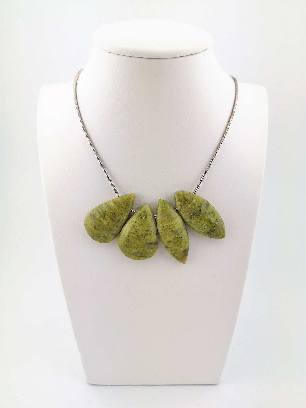 Lizardit Anhänger gebohrt – norwegische Jade, ungefärbter Serpentin – Bild 10