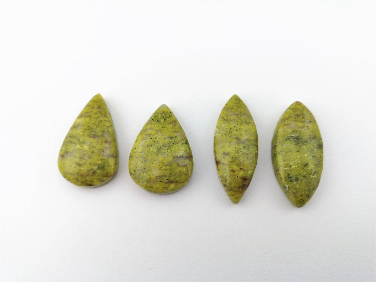 Lizardit Anhänger gebohrt – norwegische Jade, ungefärbter Serpentin – Bild 2