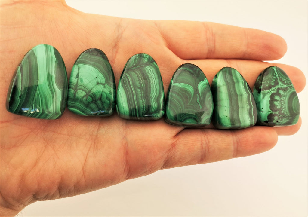 Malachit Anhänger gebohrt – grüner Naturstein mit Bänderung, AAA Qualität, ca. 35 × 25 mm – Bild 2
