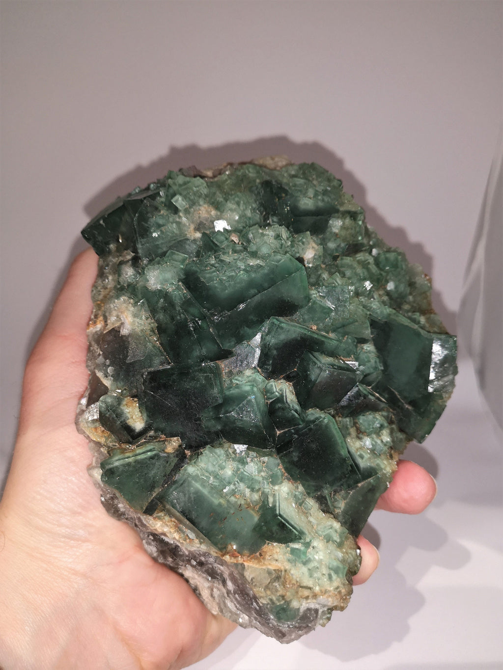 Fluorit Kristallstufe XL – 1,57 kg, Malaimbandy Madagaskar – Ansicht 3