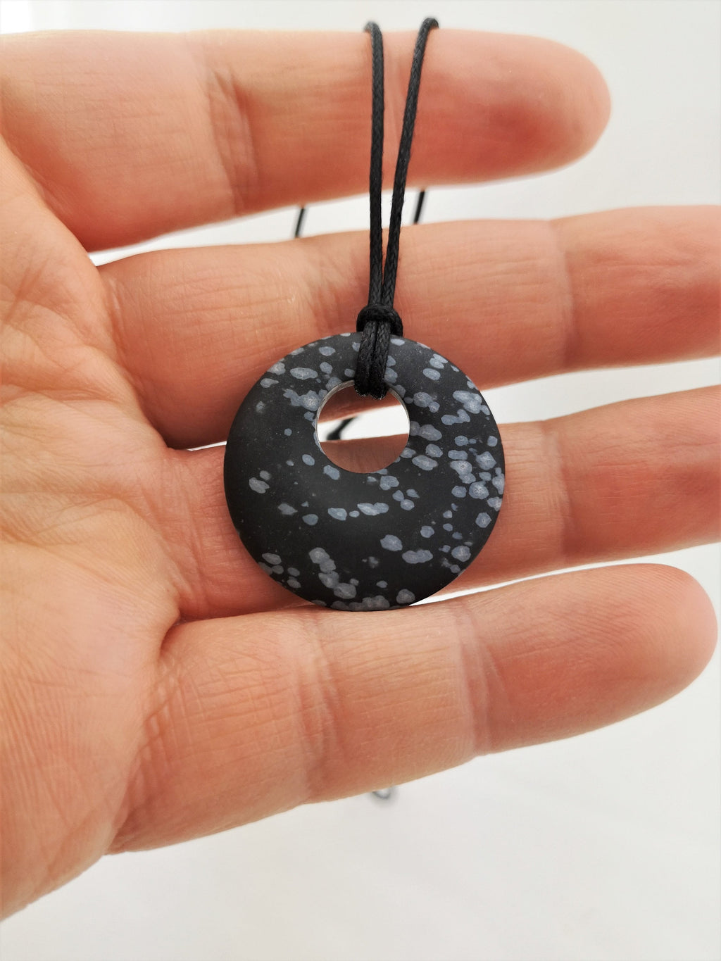 Schneeflocken-Obsidian Gogo-Donut – Ansicht 4