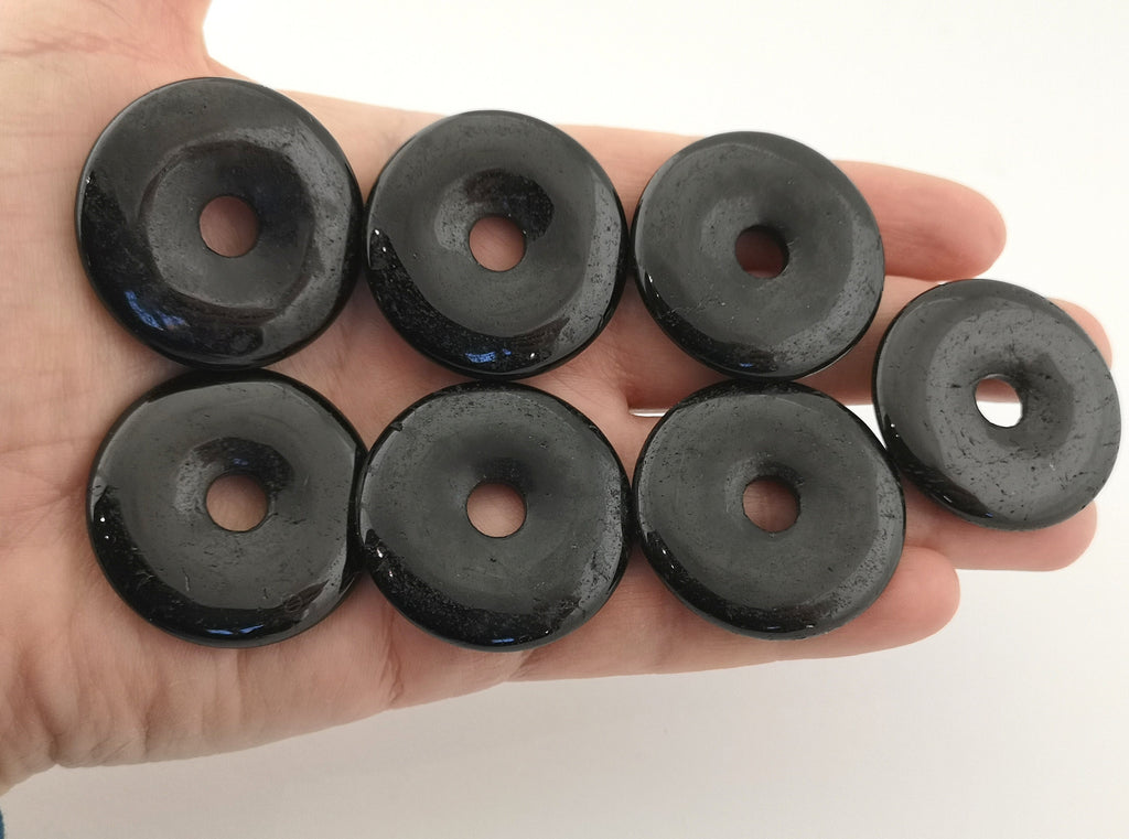 Schwarzer Turmalin Donut 40 mm – Ansicht 2