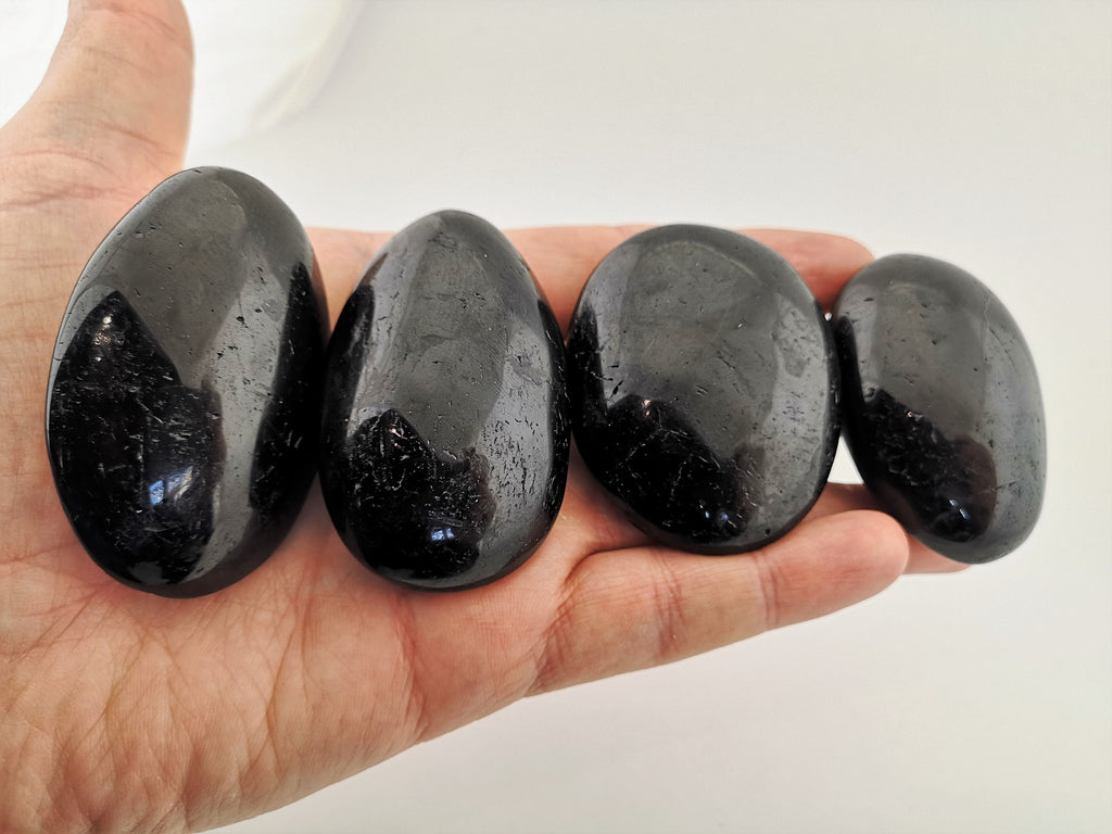 Schwarzer Turmalin Handschmeichler L–XXL – Bild 9