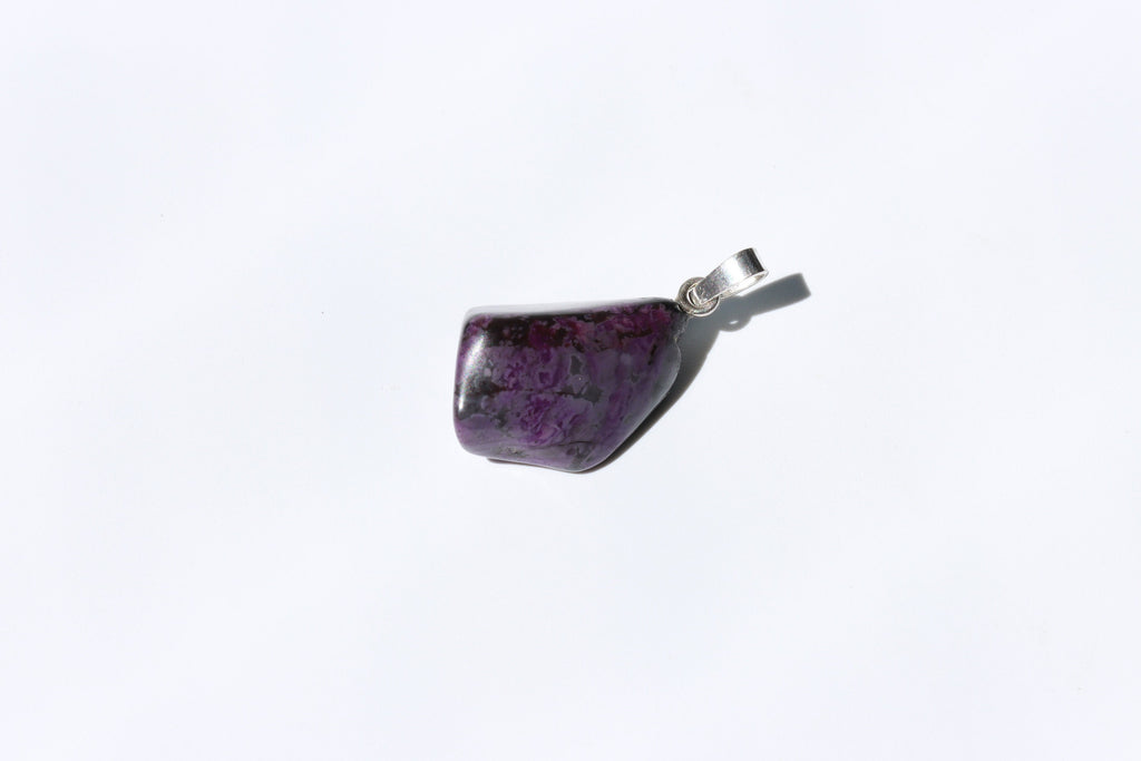 Sugilith Anhänger mit 925 Silberöse – violette Edelsteine | SUG101 – Bild 8
