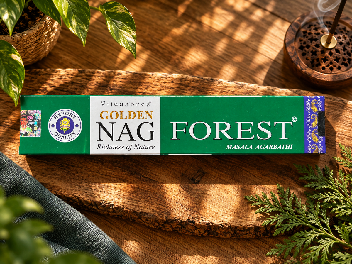 Vijayshree Golden Nag Forest Räucherstäbchen 15 g in natürlicher Umgebung